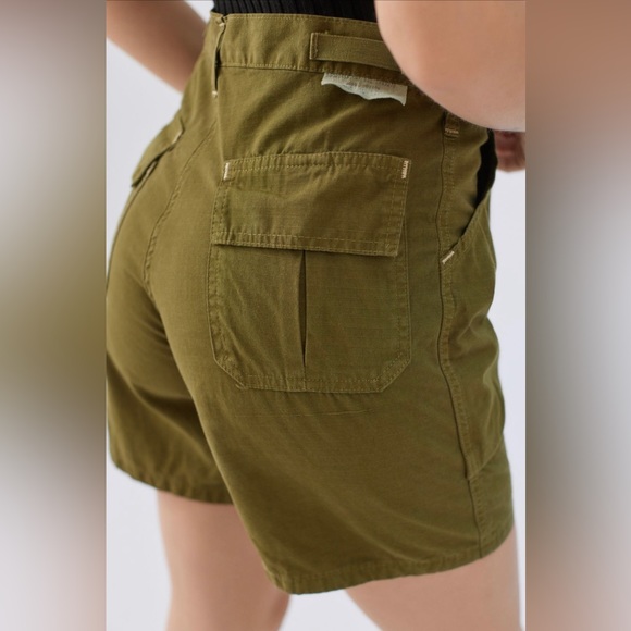 SOLD Urban Renewal Vintage Patch Pocket Utility Short, Green Cargo Shorts, 26 - Picture 3 of 8